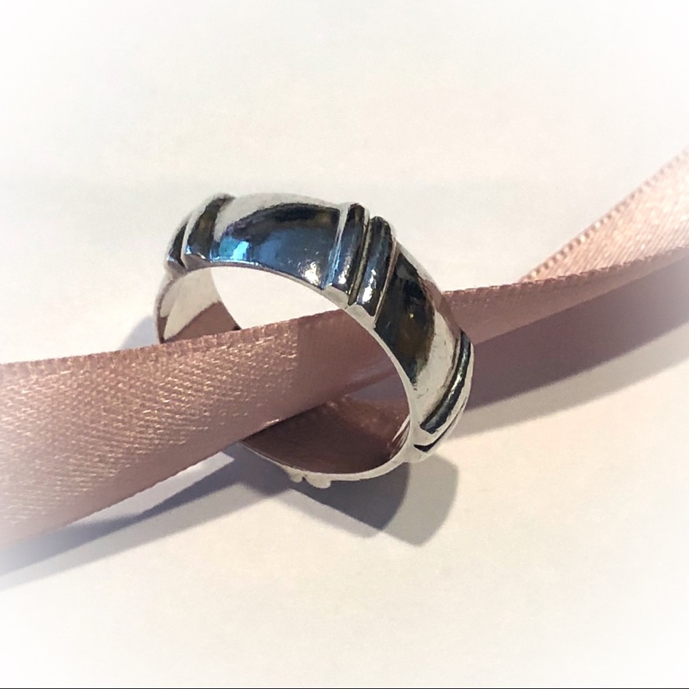 banded sterling silver ring size 8 - 8.5